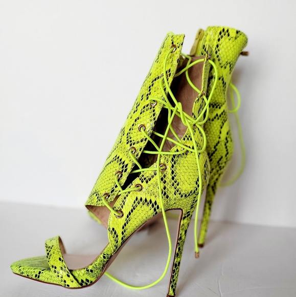 Azalea Wang Lime Green Snakeskin heels - Picture 3 of 7